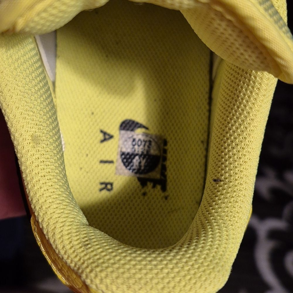 Nike Air Force 1 Utility Youth 6 Neon Yellow - Picture 8 of 12